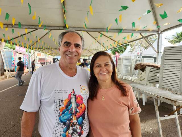 Casal organiza Festa da Padroeira h&aacute; 10 anos ainda espera passar o bast&atilde;o