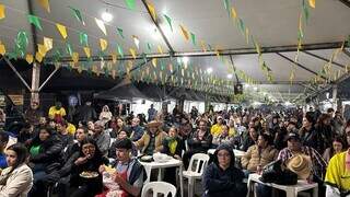 Fé na padroeira e torcida se misturam em dia de festa na Perpétuo Socorro Fé na padroeira e torcida se misturam em dia de festa na Perpétuo Socorro