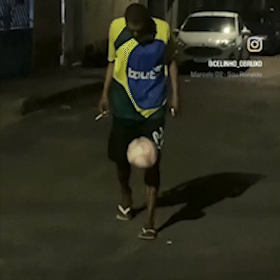 Do sem&aacute;foro ao fen&ocirc;meno na internet, Celinho viraliza como o "Bruxo" de MS