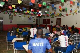 Haitianos falam em cora&ccedil;&atilde;o dividido, mas vibram com gol anulado do Brasil