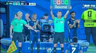 Éderson entra no segundo tempo e vive estreia em Mundial
