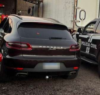 Porsche no Nhanh&aacute; e R$ 3,4 milh&otilde;es na conta exp&otilde;em casal alvo de opera&ccedil;&atilde;o