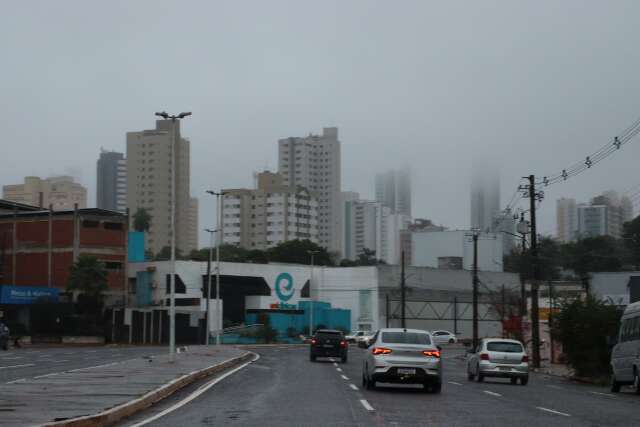 Frente fria mant&eacute;m chuva e temperatura m&aacute;xima na Capital ser&aacute; de 18&ordm;C