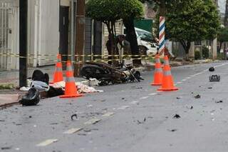 Motociclista &eacute; atingida por caminhonete e morre na Rua Maracaju