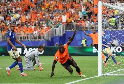 Holanda atropela Su&eacute;cia e vence por 5 a 1 na segunda rodada da Copa do Mundo