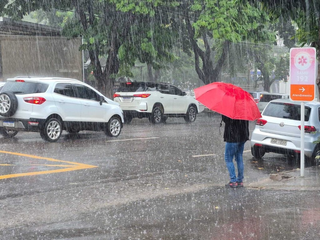 Semana começa com alerta de chuva e deve ter mínima de 3°C e geada Semana começa com alerta de chuva e deve ter mínima de 3°C e geada