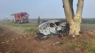 Duas pessoas morrem e vereador fica ferido em acidente com carro carbonizado Duas pessoas morrem e vereador fica ferido em acidente com carro carbonizado