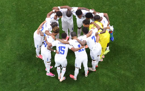 Uruguai e Cabo Verde empatam em jogo marcado por gola&ccedil;o hist&oacute;rico 