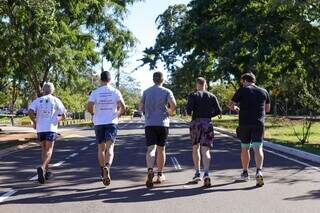 Filho corre 19 km para homenagear mãe que enfrentou câncer por 19 anos Filho corre 19 km para homenagear mãe que enfrentou câncer por 19 anos