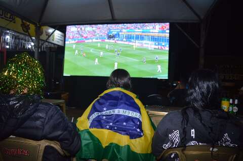 Tudo come&ccedil;ou numa mesa de bar e virou Copa com tel&atilde;o na periferia