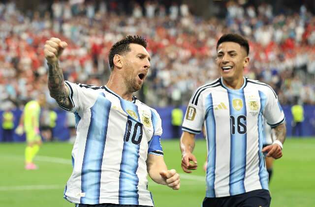 Messi se torna o maior artilheiro da Copa e coloca Argentina no mata-mata