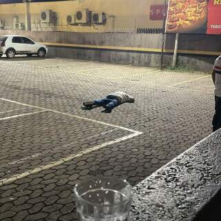 Chefe do tr&aacute;fico da Nhanh&aacute; &eacute; executado em estacionamento de pizzaria