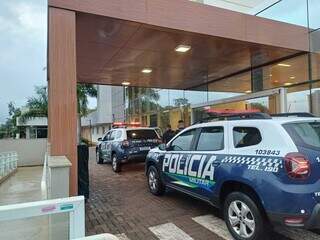 Veterinária volta ao hospital para visita e acaba presa por atear fogo no marido Veterinária volta ao hospital para visita e acaba presa por atear fogo no marido