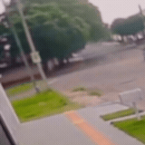 Segundo capotamento do dia deixa carro com as rodas para cima no Jardim Leblon