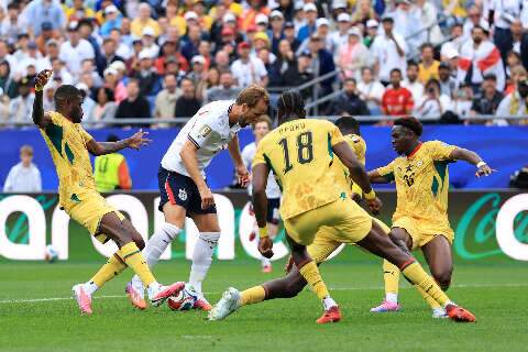 Defesa de Gana barra a Inglaterra e partida termina sem gols