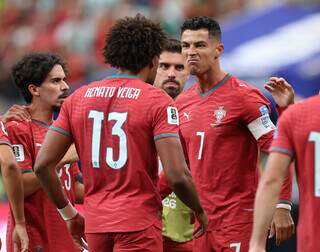 Cristiano Ronaldo marca 2 gols e Portugal goleia o Uzbequistão na Copa do Mundo Cristiano Ronaldo marca 2 gols e Portugal goleia o Uzbequistão na Copa do Mundo
