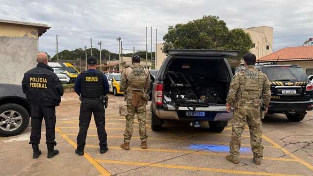 Pol&iacute;cia Federal prende 14 acusados de contrabando em MS e mais 2 estados