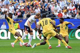 Defesa de Gana barra a Inglaterra e partida termina sem gols