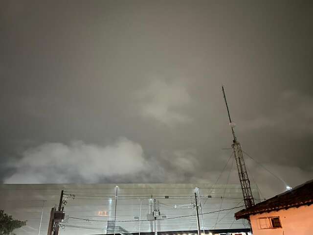 Com garoa e 11&deg;C, Capital tem noite mais fria do ano at&eacute; agora