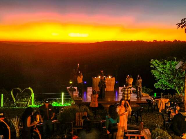 Pertinho da Capital, festival tem 8 atrativos, p&ocirc;r do sol e cachoeiras