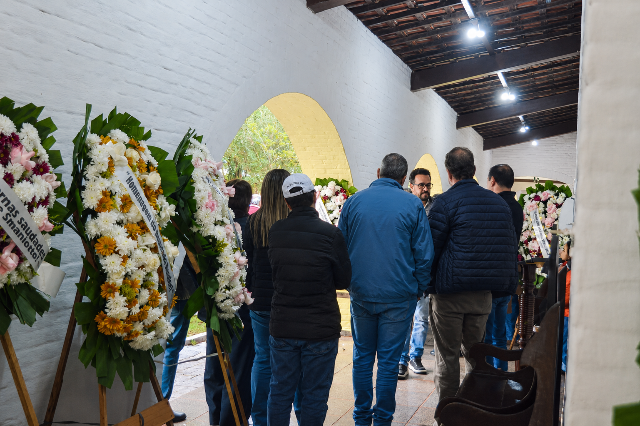Pol&iacute;ticos se despedem de Grazielle e falam em choque por morte precoce