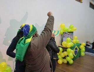 Jogo tem pipoca e chocolate aos que aceitaram ir para abrigo da prefeitura