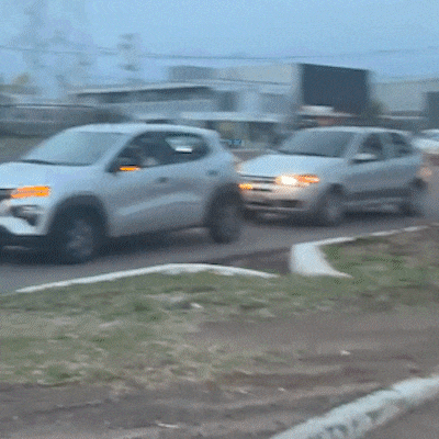 Sa&iacute;da antecipada do trabalho para assistir ao jogo da Copa congestiona ruas