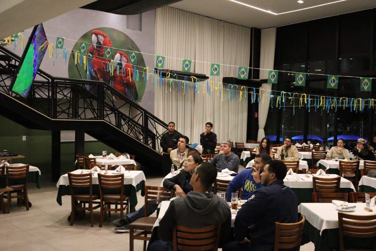 Churrascarias apostam em promoções para atrair torcedores