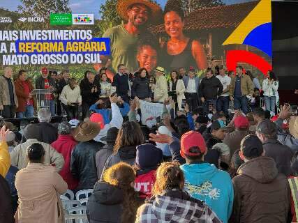 Antes de falar de terra, Lula cita terremoto e feminic&iacute;dio em discurso
