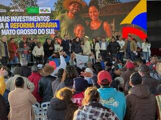 Antes de falar de terra, Lula cita terremoto e feminic&iacute;dio em discurso