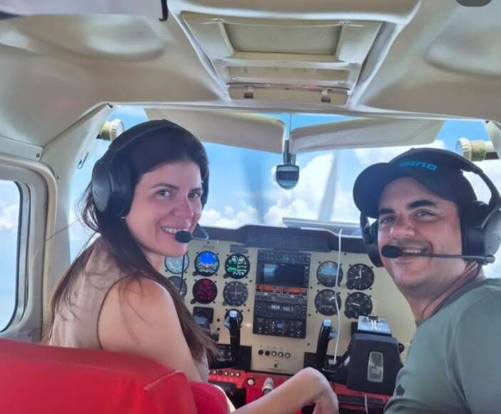Com avião deixado pelo pai, dentista pilota para atender ribeirinhos na Amazônia