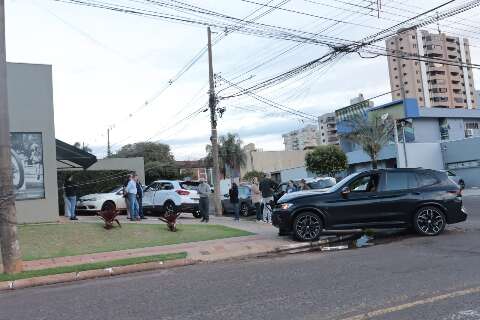 Cruzamento acumula acidentes e comerciantes cobram mudan&ccedil;as no tr&acirc;nsito