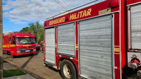 Bombeiros arrombam apartamento para evitar propaga&ccedil;&atilde;o de inc&ecirc;ndio na Vila Olinda