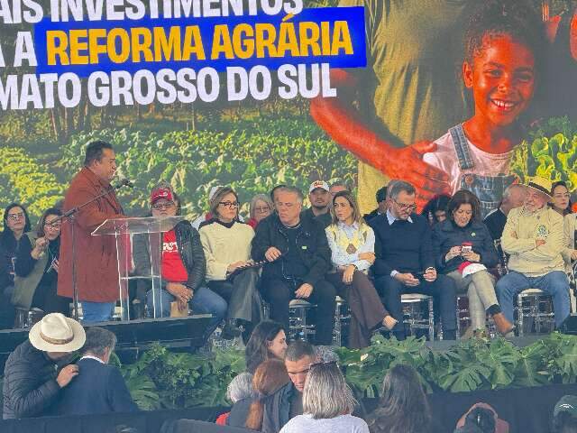 Assentados recebem Lula com reivindica&ccedil;&otilde;es por obras e agroind&uacute;stria
