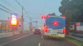 Nevoeiro cobre Campo Grande em manh&atilde; fria; temperatura sobe no fim de semana