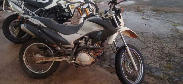 Motocicleta &eacute; apreendida ap&oacute;s acumular R$ 290 mil em multas