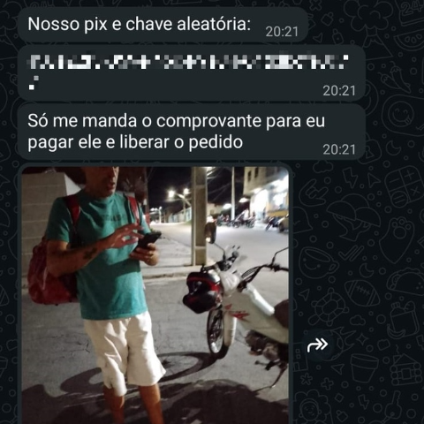 Golpe do falso entregador convence v&iacute;tima a pagar taxa fora de app