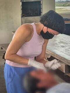 Com avi&atilde;o deixado pelo pai, dentista pilota para atender ribeirinhos na Amaz&ocirc;nia