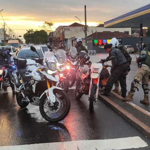 Motocicleta &eacute; apreendida ap&oacute;s acumular R$ 290 mil em multas
