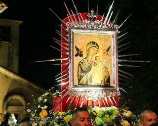 Com prociss&atilde;o, fi&eacute;is celebram a padroeira de MS em ato de amor e f&eacute; 