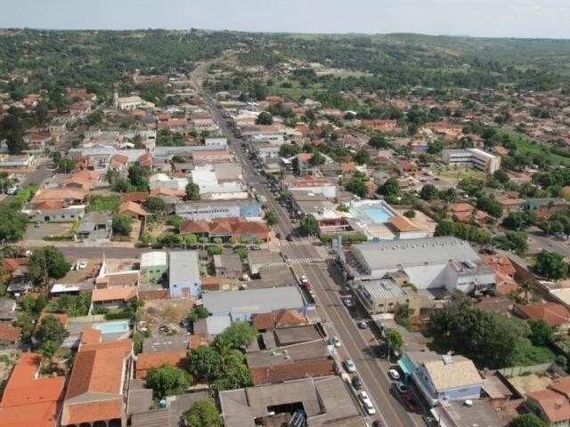 Vizinho leva facadas e fica em estado grave ao socorrer mulher agredida pelo ex