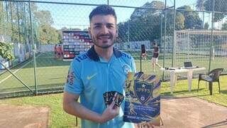 Apaixonados por futebol, amigos criam a pr&oacute;pria "Copa do Mundo"