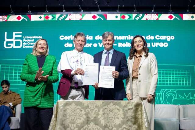 Novo reitor e nova vice-reitora prometem foco em inclus&atilde;o na UFGD