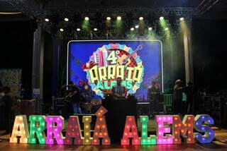 Arrai&aacute; da Assembleia re&uacute;ne fam&iacute;lias e 32 entidades em noite de festa 