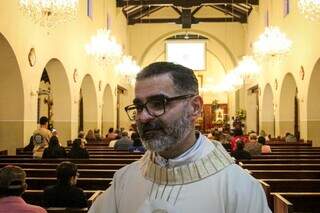Com prociss&atilde;o, fi&eacute;is celebram a padroeira de MS em ato de amor e f&eacute; 