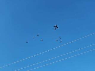 Ap&oacute;s mist&eacute;rio no c&eacute;u, FAB explica destino de comboio a&eacute;reo visto na Capital