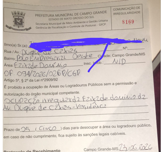 Prefeitura manda fam&iacute;lias deixarem &aacute;rea de faixa de dom&iacute;nio de avenida 