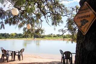 Casinha virou rancho de 4 hectares com lago e cara de Velho Oeste Casinha virou rancho de 4 hectares com lago e cara de Velho Oeste