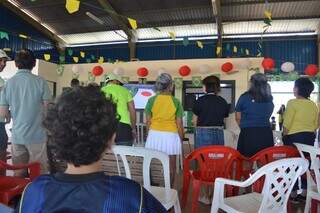 Brasil x Jap&atilde;o divide torcida, mas n&atilde;o cora&ccedil;&atilde;o de fam&iacute;lias na Nipo