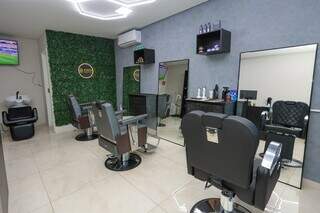 Zayd Barber oferece corte e barba ilimitados para militares por R$ 89,90